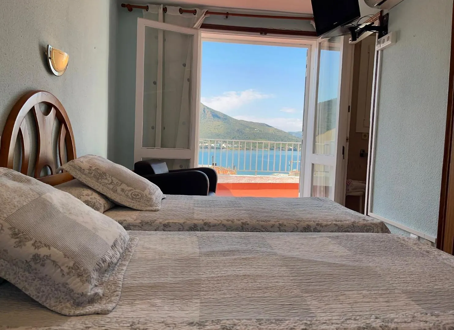 ゲストハウス Habitacions La Font El Port De La Selva